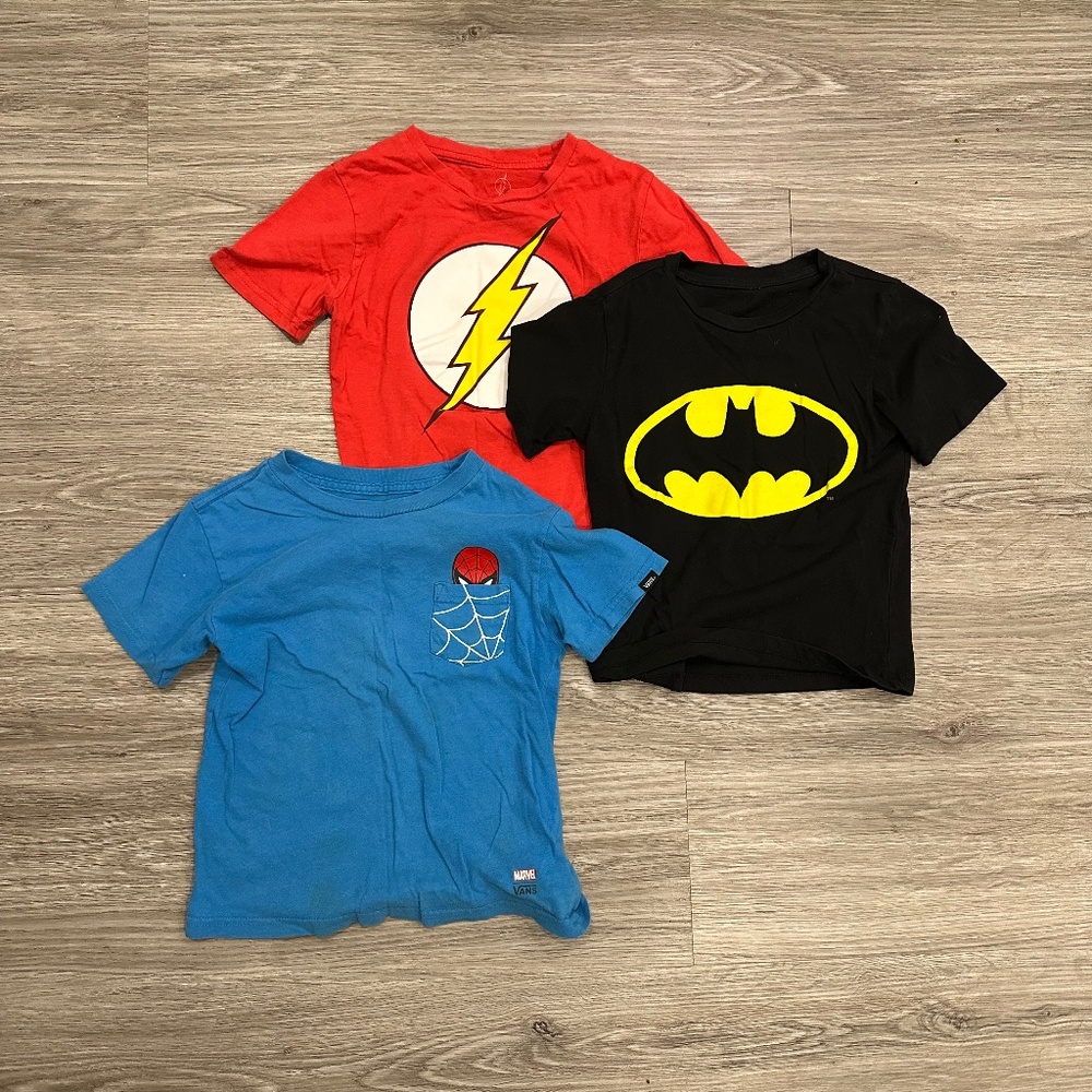 Kids Superhero T Shirt Bundle Marvel DC Size XS/ S  Batman Flash Spider-Man